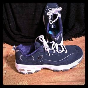 Skechers tennis shoes